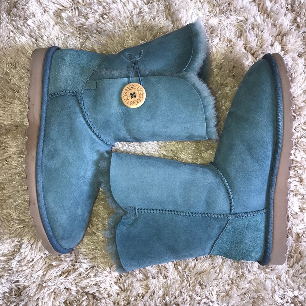Bailey Button Ugg’s